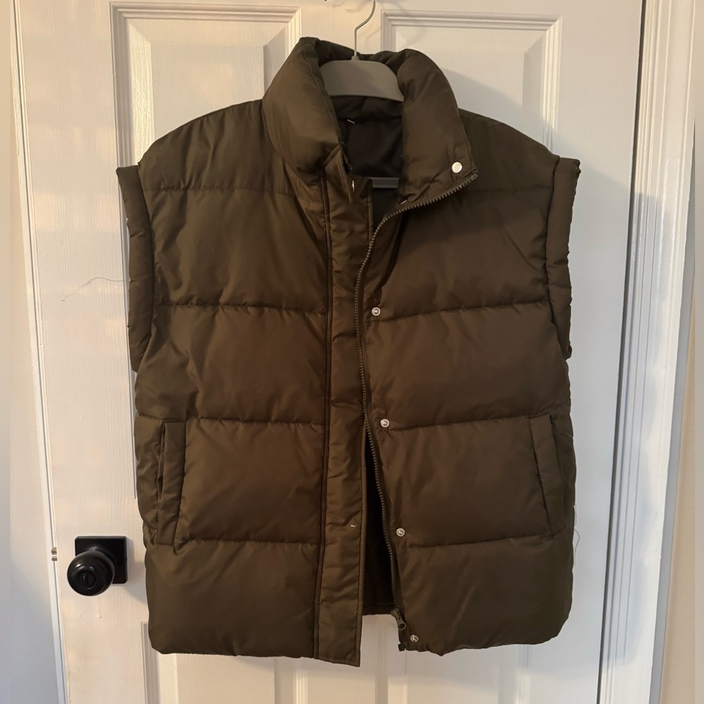 New Amazon Olive Green Puffer Vest Small